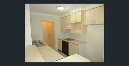 Spacious Three Bedroom Unit For Rent!! - Photo 5