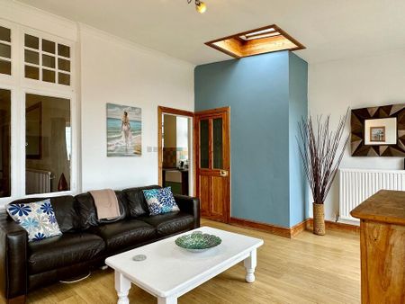 4 bedroom semi-detached house to rent - Photo 3