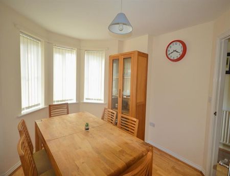 4 Bedroom Detached To Let - Photo 3