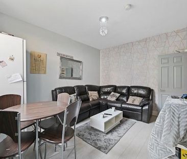 4 bedroom terraced house to rent - Photo 6