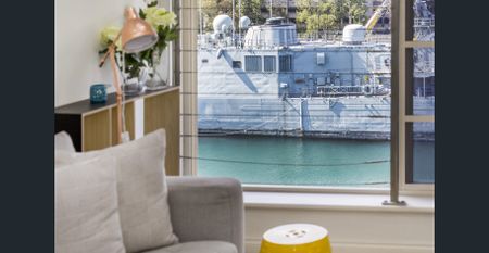 Stylish, fully-furnished loft-style apartment on the Harbour - Photo 3