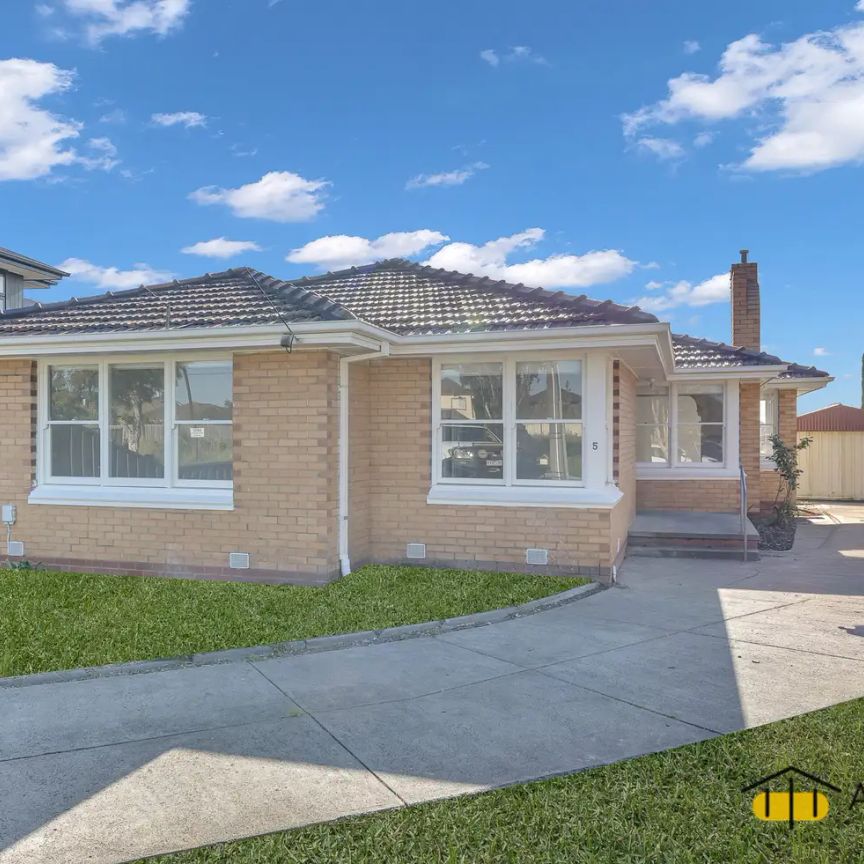 “Freshly Renovated Home _Ideal Glenroy Rental” - Photo 1