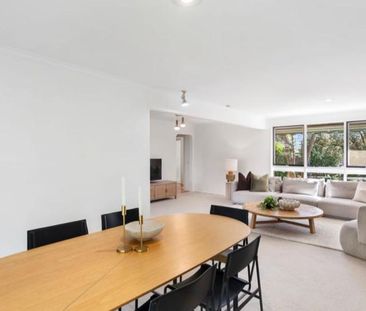 Three bedroom home in a great location - Photo 3