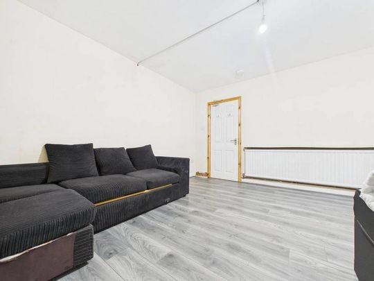 6 bedroom terraced house to rent - Photo 1