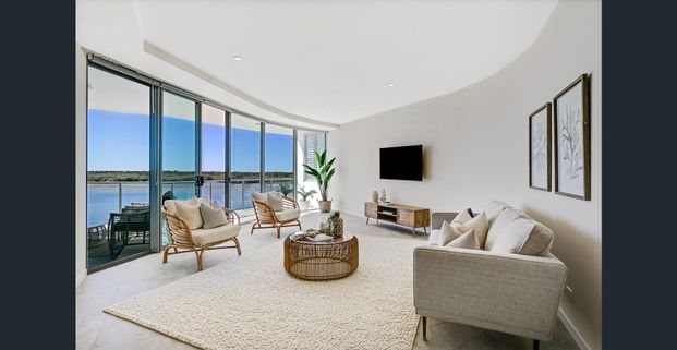 Luxury Waterfront Living! - Photo 1