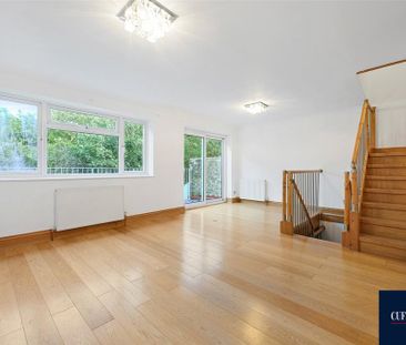 4 bedroom end of terrace house to rent - Photo 2