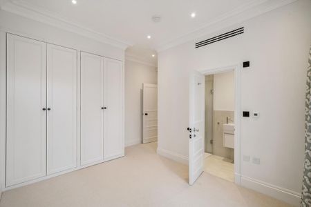 3 bedroom flat to rent - Photo 4