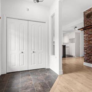 Superbe 6 ½ Rénové – 3 Chambres - Photo 3