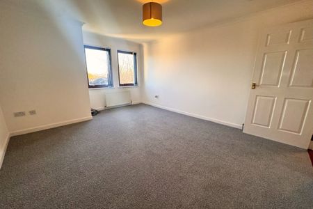 2 Bed, Flat - Photo 5