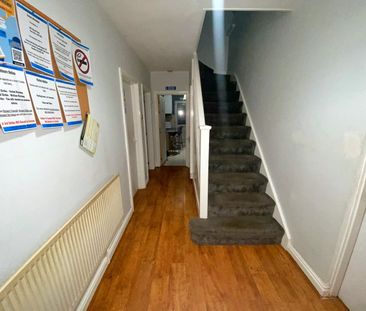 Room in a Shared House, Walsall Road, B42 - Photo 1