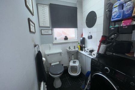 Belloc Close, CRAWLEY - Photo 3