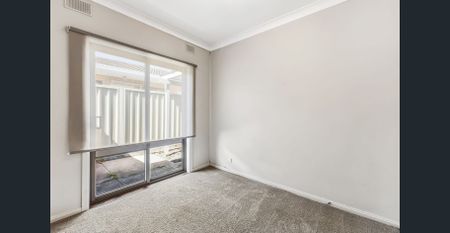 Spacious & Well-Located Unit in Sought-After Kensington Gardens - Photo 5