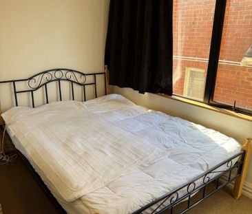 Boarding House Room - Photo 2