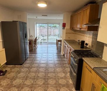 1 bedroom in a house share to rent - Photo 5