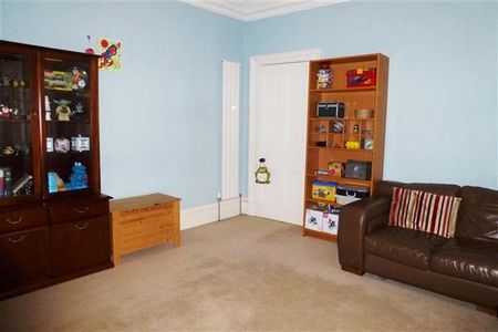 5 bedroom semi-detached house to rent - Photo 3
