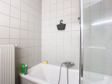 Appartement met twee slaapkamers te Evere! - Photo 2