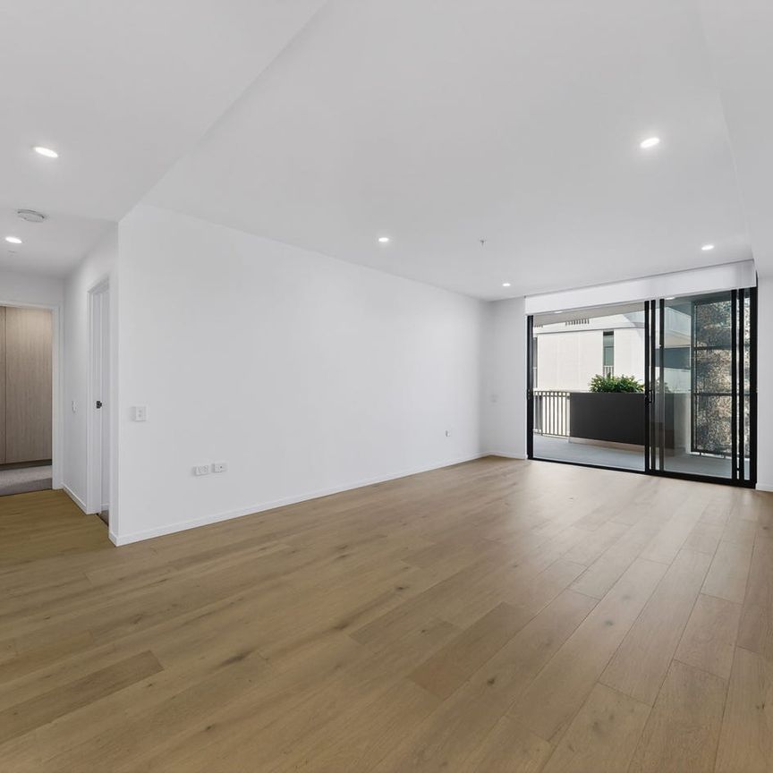 Stunning Brand-New Luxury Apartment - Resort-Style Living - Photo 1