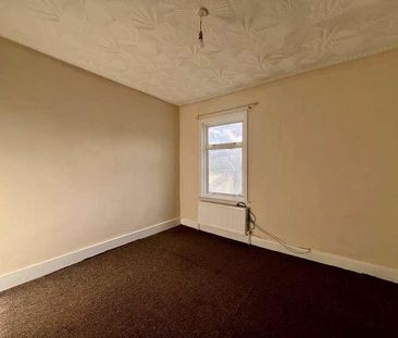 Harold Road, London, E13 - Photo 4