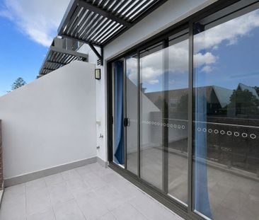 Three bedroom apartment in Rosebery - Photo 6