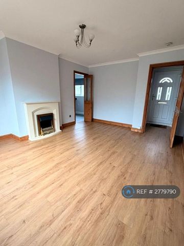 2 bedroom terraced house to rent - Photo 2