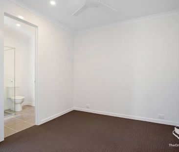 2 Bedroom Townhouse with an entertainment deck - Photo 6