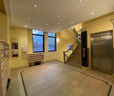 109/406 La Trobe Street, Melbourne - Photo 3