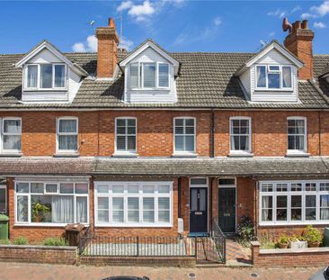 Modernised period property in sought after location - Photo 1