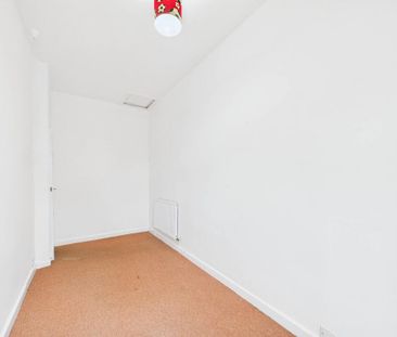 2 bedroom end of terrace house to rent - Photo 4