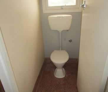 Lovely home in great suburb - Photo 5