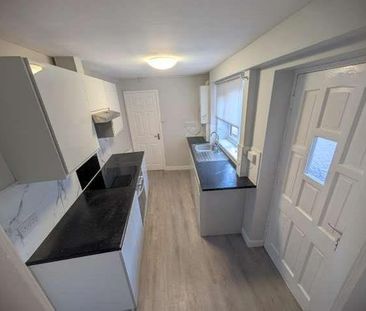 2 bed ground floor flat to rent in South Parade, Gateshead - Photo 2