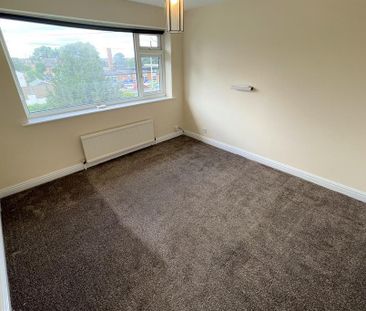 4 bedroom semi-detached house to rent - Photo 4