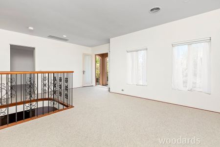 Luxury Family Living in the Heart of Malvern East - Photo 5