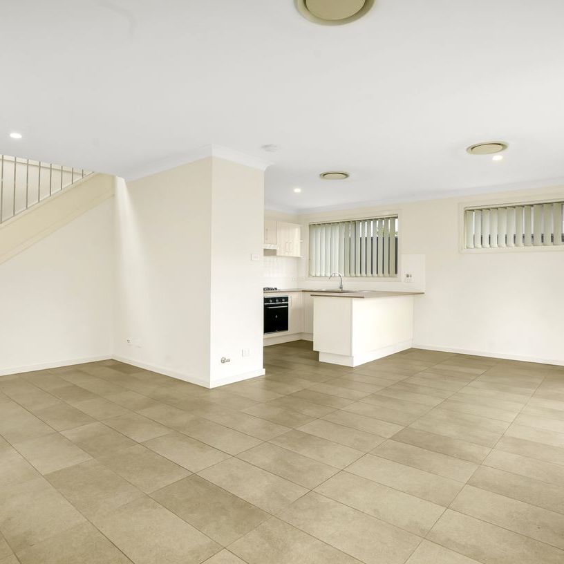 Well Presented Townhouse - Photo 1