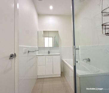 SPACIOUS 3 BEDROOM UNIT IN DOVETON - Photo 4