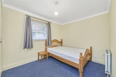 3 bedroom flat to rent - Photo 5