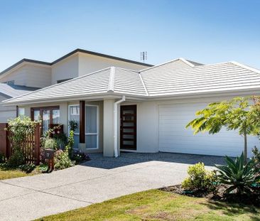 Luxurious Waterfront Living - Photo 4