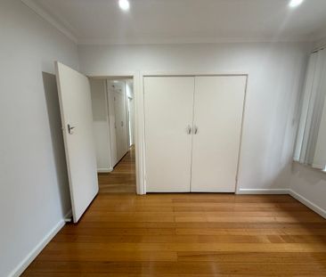 Quietly Positioned Villa Unit in Prime Caulfield North Pocket - Photo 5