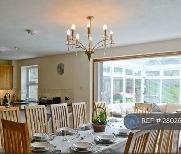 5 bedroom detached house to rent - Photo 2
