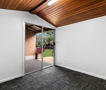 CHARMING FAMILY HOME! - Photo 5