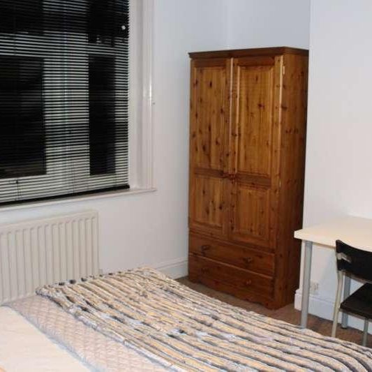 Bedroom Detached House In Winton, BH9 - Photo 1