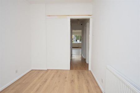 2 bedroom detached bungalow to rent - Photo 2
