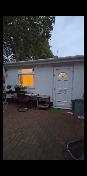 Studio Flat, Rokeby Street, E15 - Photo 2