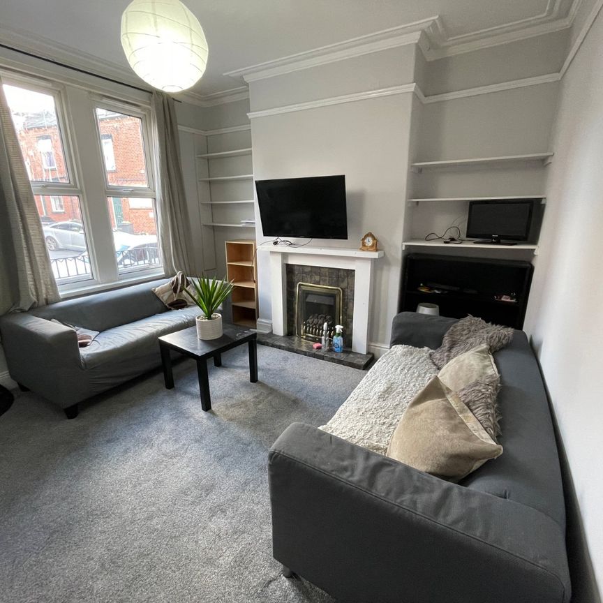 4 bedroom terraced house to rent - Photo 1