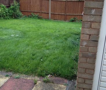 4 bedroom detached house to rent - Photo 4