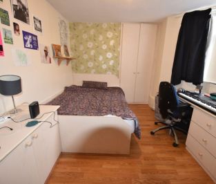 2 bedroom Flat in Kensington Terrace, Leeds - Photo 4