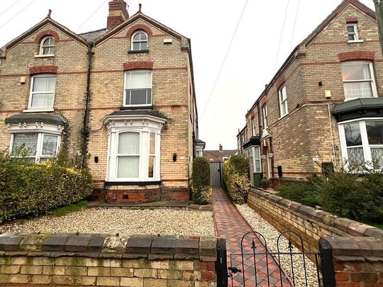 1 bedroom in a house share to rent - Photo 1