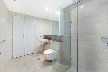 North Facing I Room-Sized Study I Pool & Gym I Next to East Village - Photo 4