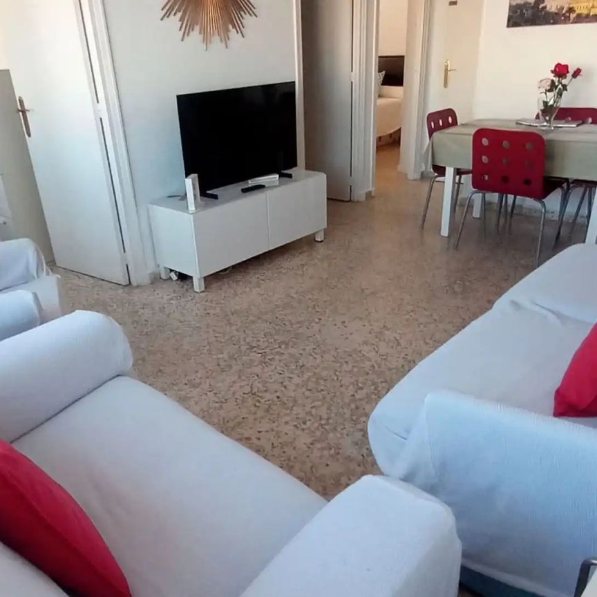 Piso de alquiler en Calle Conde de Cienfuegos, La Victoria - Photo 1