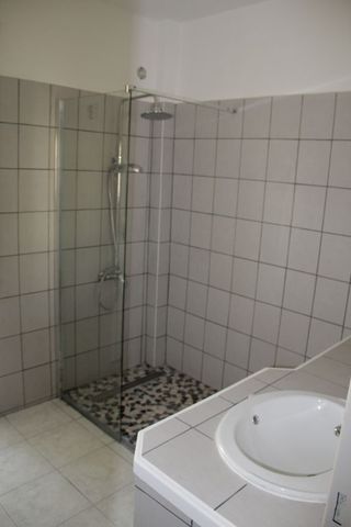 A LOUER - CARPENTRAS - APPARTEMENT- 4PIECES- 84M², - Photo 4