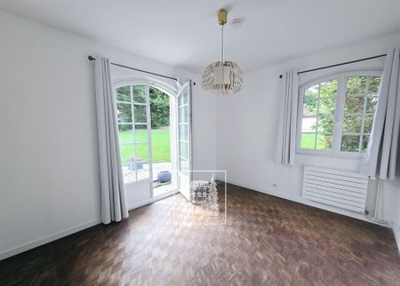 Maison • Saint-Germain-en-Laye - Photo 2